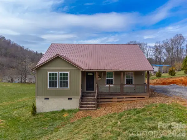 3240 Old Henson Cove Road, Canton, NC 28716