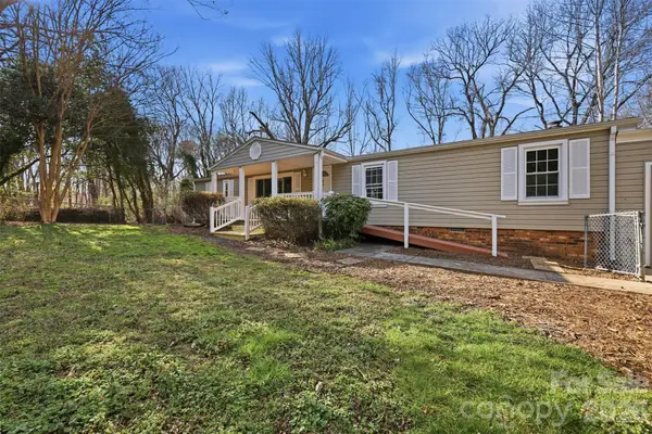 572 Fieldtop Drive, Winston Salem, NC 27107