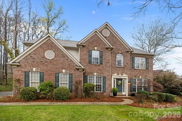 10833 Kenderly Court, Charlotte, NC 28277