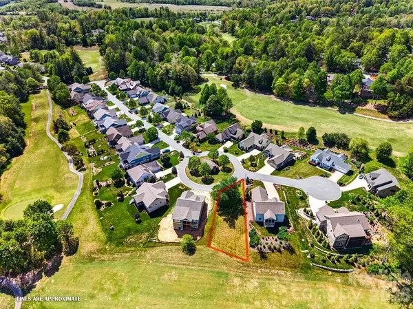 156 Triple Fairways Drive, Hendersonville, NC 28739