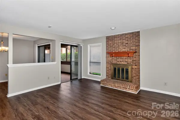 7302 Winery Lane, Charlotte, NC 28227