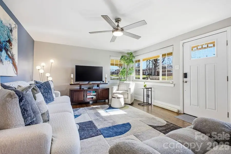 2841 20th Street Ne, Hickory, NC 28601 - #2