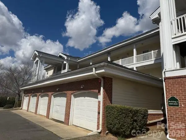 8913 Meadow Vista Road, Charlotte, NC 28213