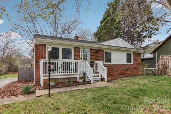 98 Oak Knoll Road, Asheville, NC 28804