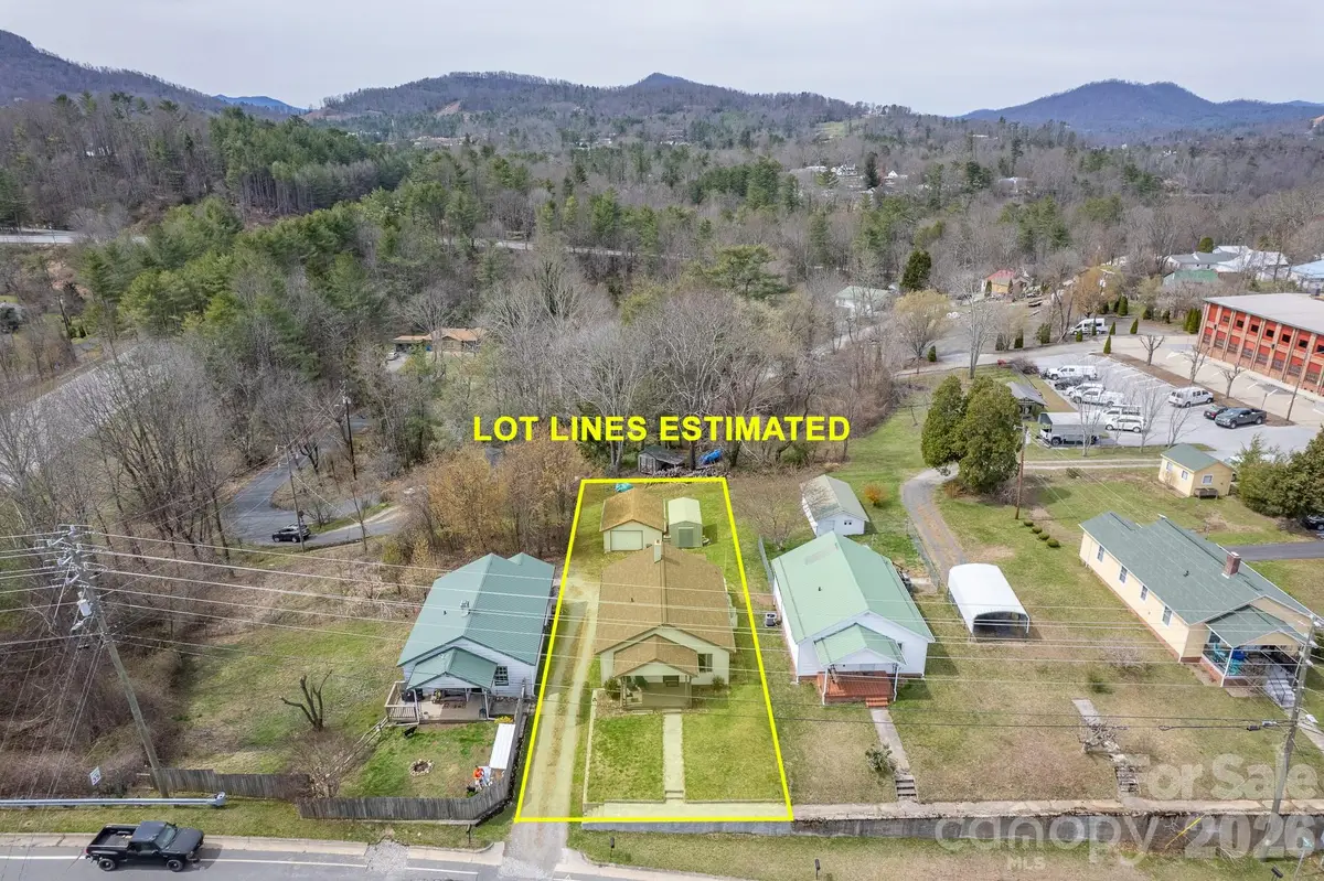 400 Summit Avenue, Spruce Pine, NC 28777 - #1