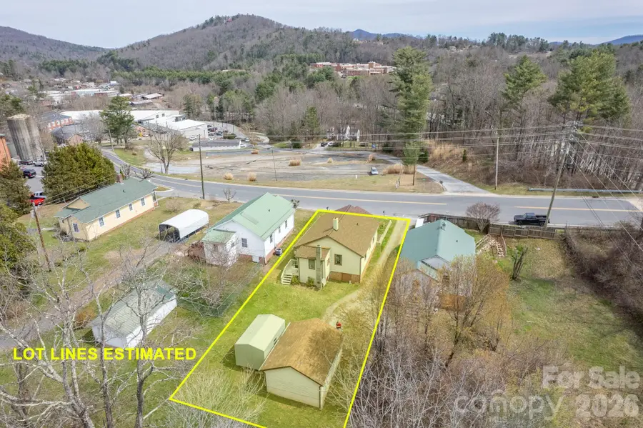 400 Summit Avenue, Spruce Pine, NC 28777 - #2