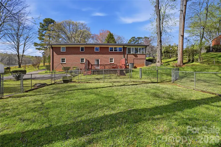 401 E End Avenue, Statesville, NC 28677 - #3