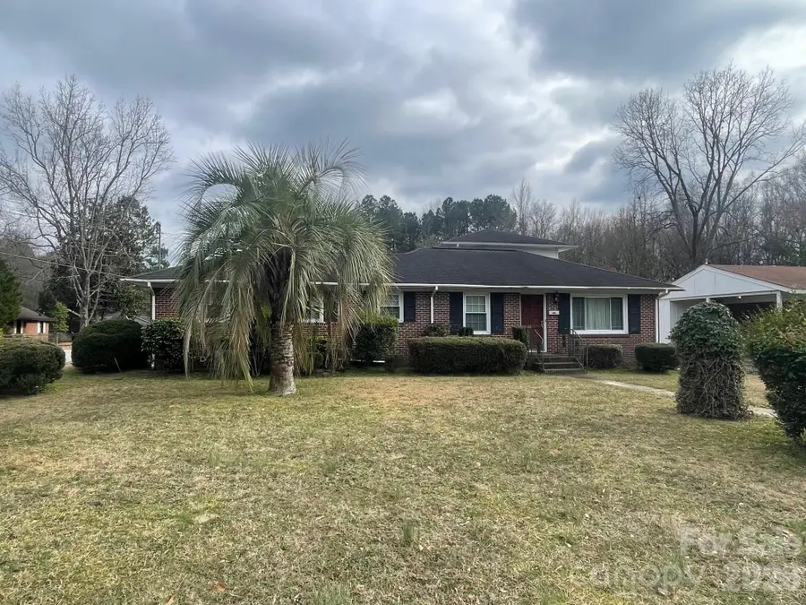 1529 W Market Street, Cheraw, SC 29520 - #2