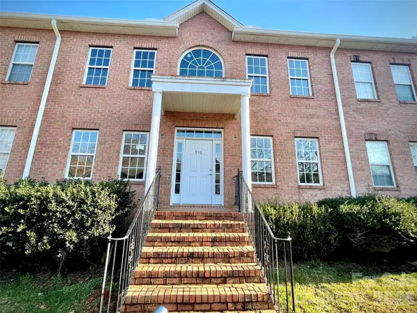916 Richland Drive, Charlotte, NC 28211