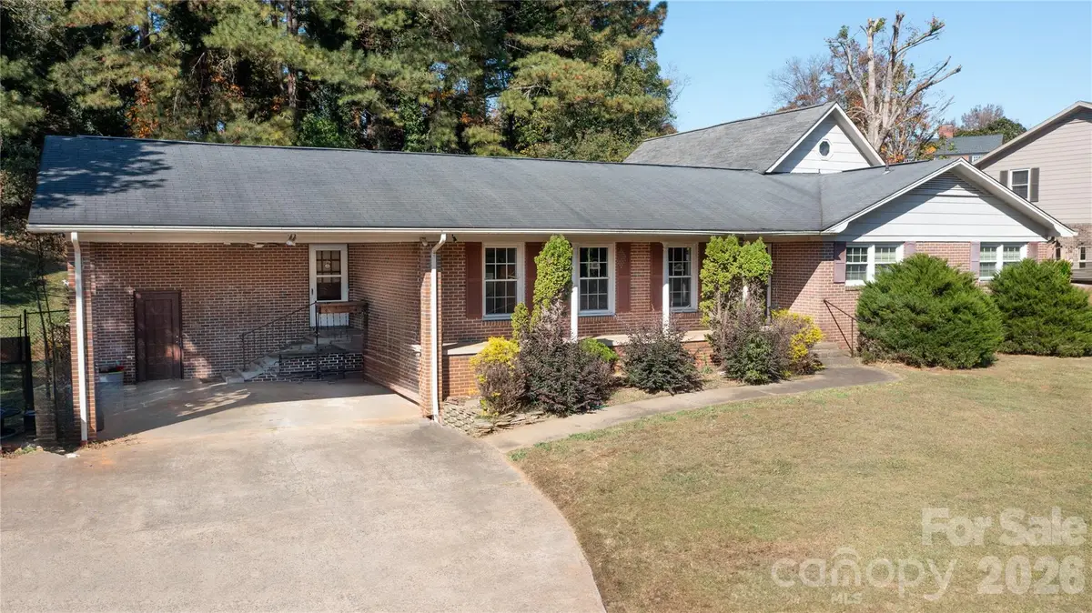 324 Golf Course Road, Morganton, NC 28655 - #1