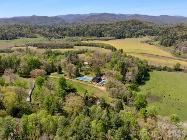 3903 Island Ford Road, Brevard, NC 28712