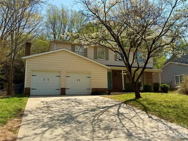 9524 & 9525 Robert Burns Court, Charlotte, NC 28213