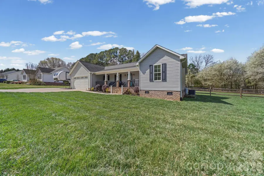 110 Westover Drive, Lincolnton, NC 28092 - #2