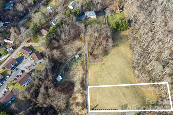 99999 Noland Downs Road, Waynesville, NC 28785