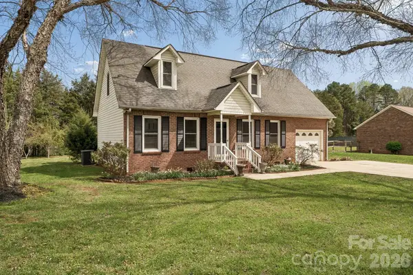 125 Equestrian Drive, Mooresville, NC 28115