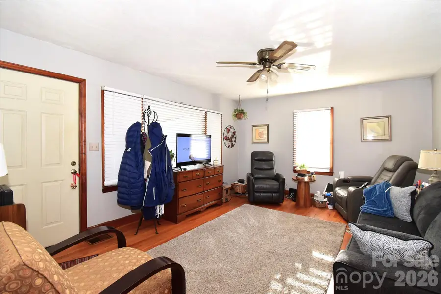 8 Donna Drive, Candler, NC 28715 - #2