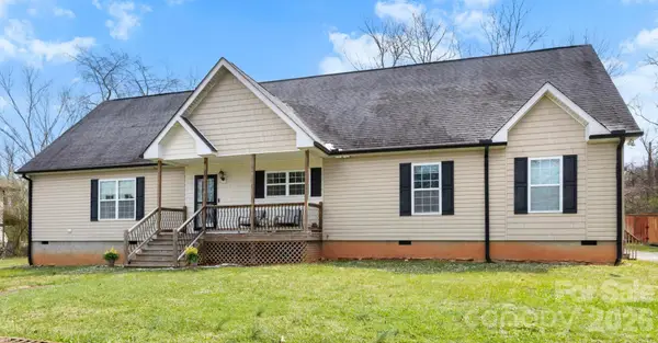 28 Chapel Park Road, Asheville, NC 28803