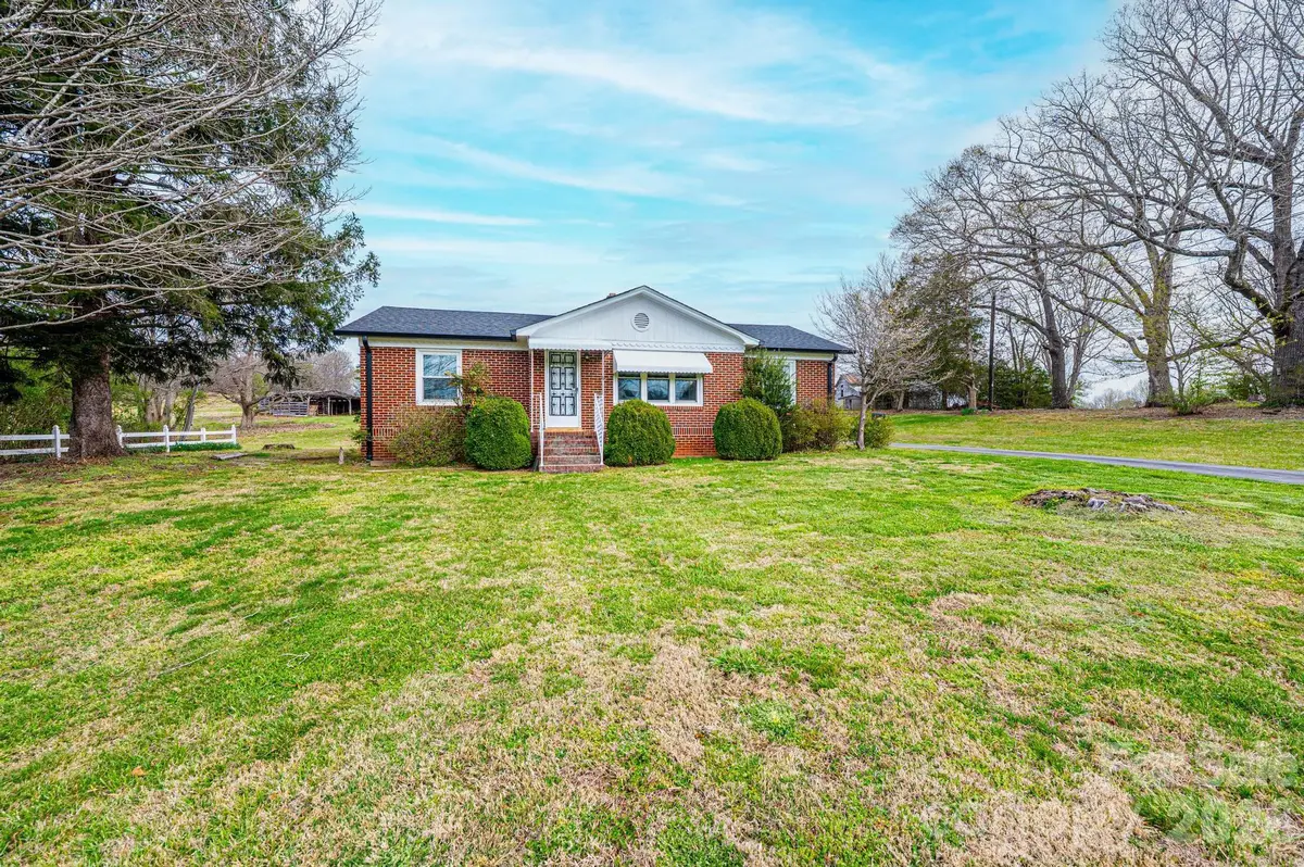 3554 Us Hwy 64 90 Highway W, Taylorsville, NC 28681 - #1