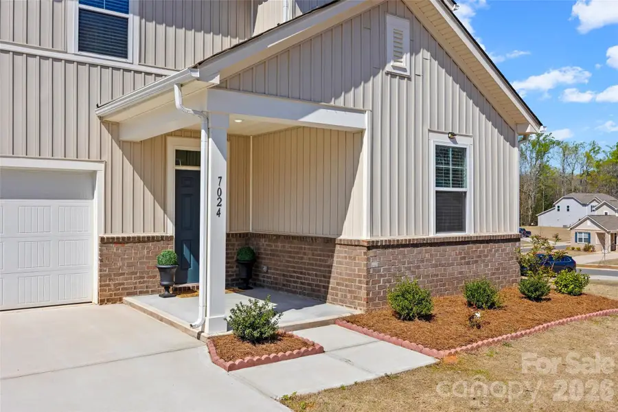7024 Maple Run Circle, Charlotte, NC 28215 - #2
