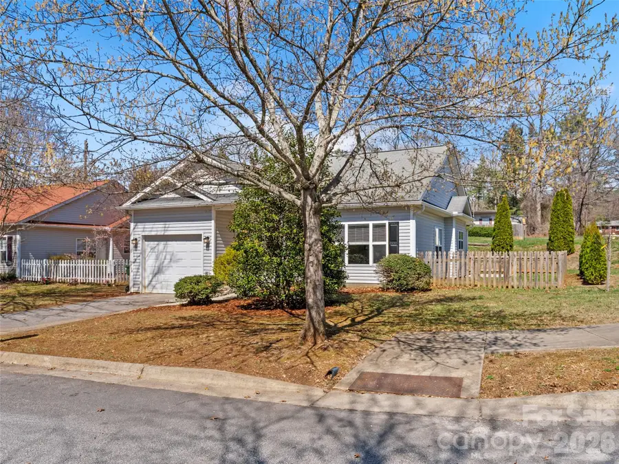 15 Scottish Circle, Asheville, NC 28803 - #3