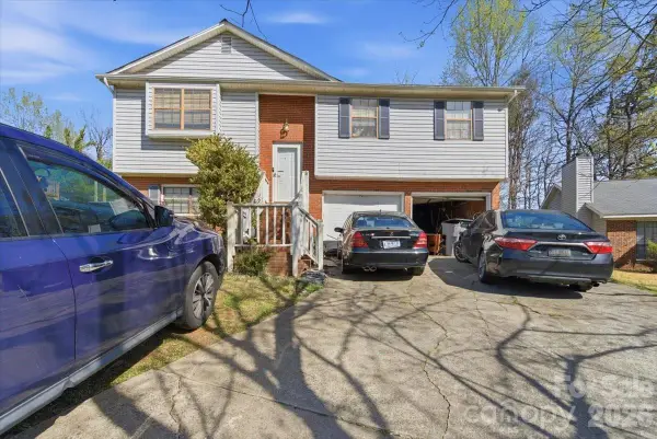 6112 Coltswood Court, Charlotte, NC 28211