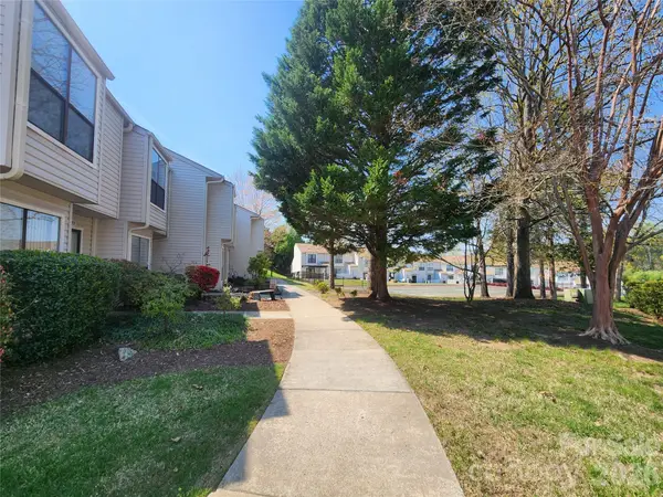 10961 Carmel Crossing Road, Charlotte, NC 28226