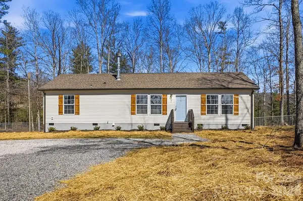 17 Windy Acres Drive, Hendersonville, NC 28792