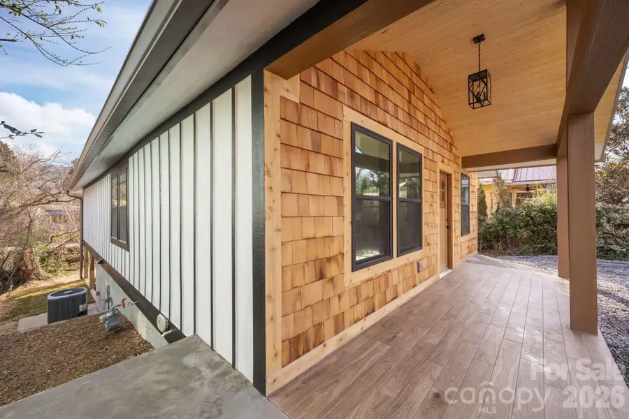 63 Elizabeth Place, Asheville, NC 28801 - #3