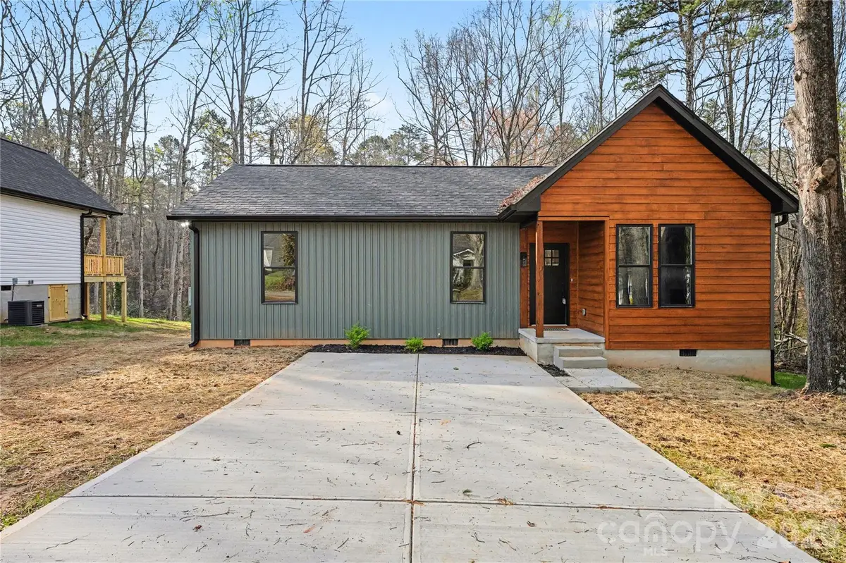 427 W Ballard Street, Cherryville, NC 28021 - #1