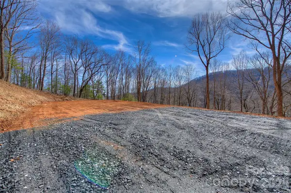 000 Poplar Trail, Spruce Pine, NC 28777