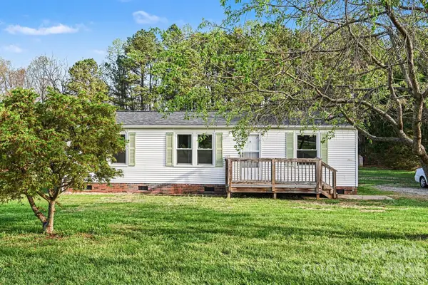 1392 Old Mountain Road, Statesville, NC 28677
