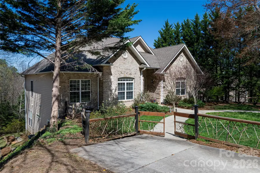 47 Timberwood Drive, Asheville, NC 28806 - #3