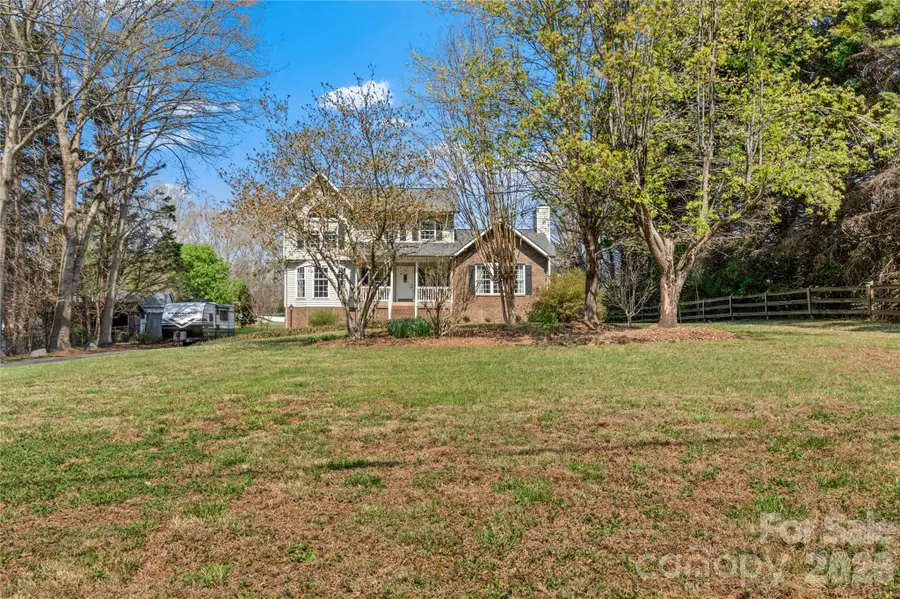 763 Country Club Extension, Wilkesboro, NC 28697 - #2