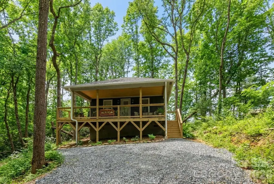 137 E Arbutus Trail, Hendersonville, NC 28792 - #3