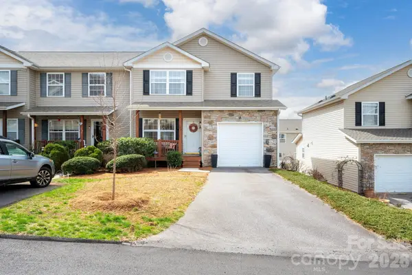 107 Loch Haven Road, Swannanoa, NC 28778