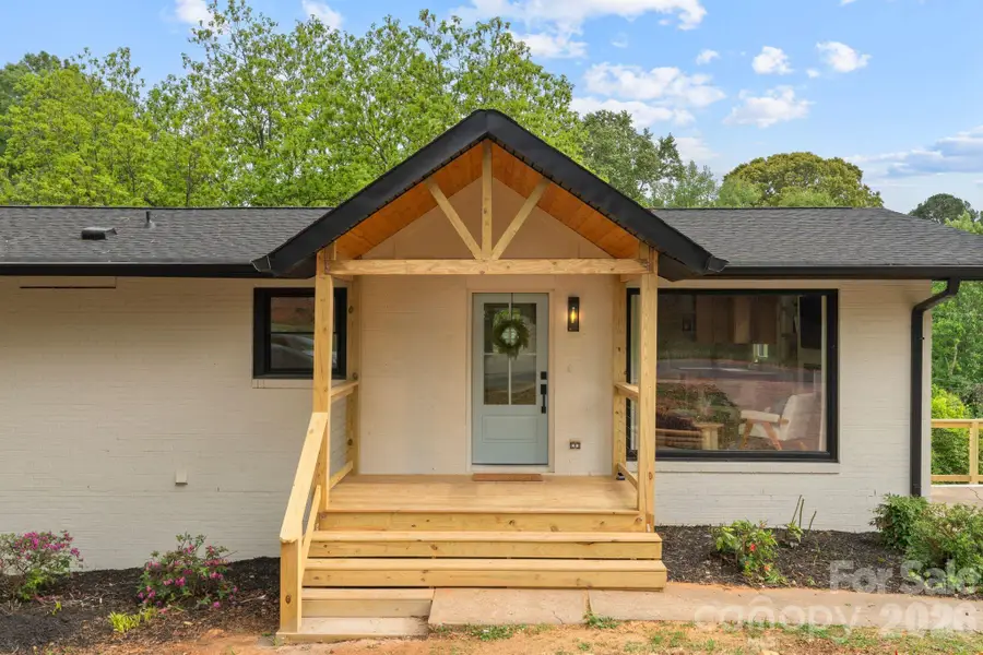 3320 Winterfield Place, Charlotte, NC 28205 - #2