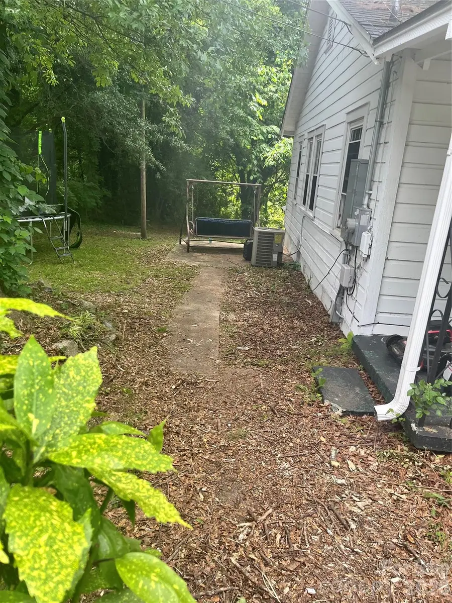 1521 W Davidson Avenue, Gastonia, NC 28052 - #3