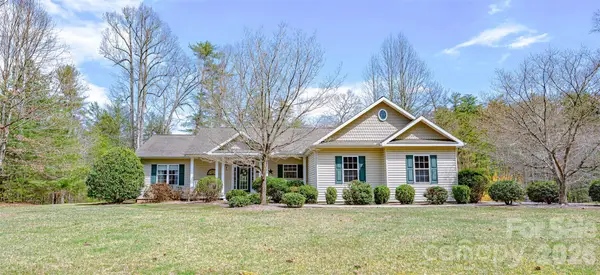 102 Fish Hawk Drive, Hendersonville, NC 28739