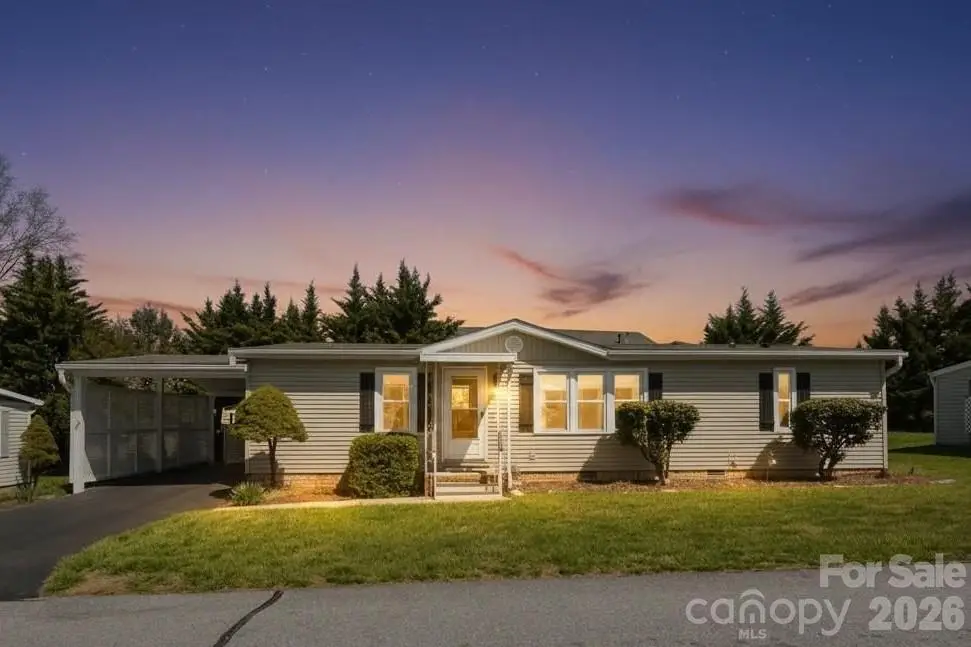 222 Cranbrook Circle, Hendersonville, NC 28792 - #1