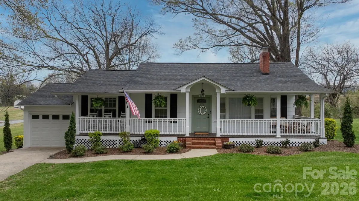 208 S 1st Avenue, Maiden, NC 28650 - #1