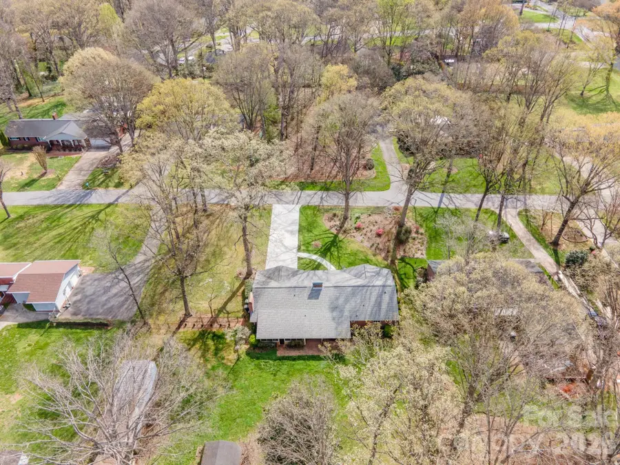 513 2nd Avenue Place Ne, Conover, NC 28613 - #3