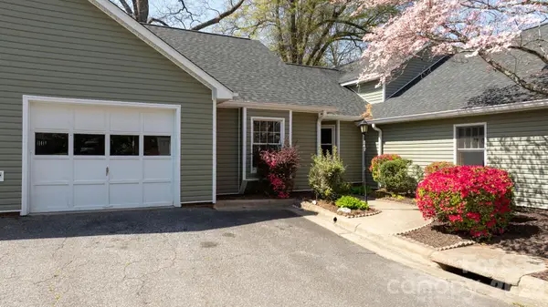 247 5th Avenue Ne #8, Hickory, NC 28601