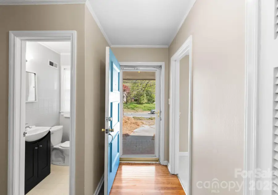 1136 E Woodlawn Road, Charlotte, NC 28209 - #3
