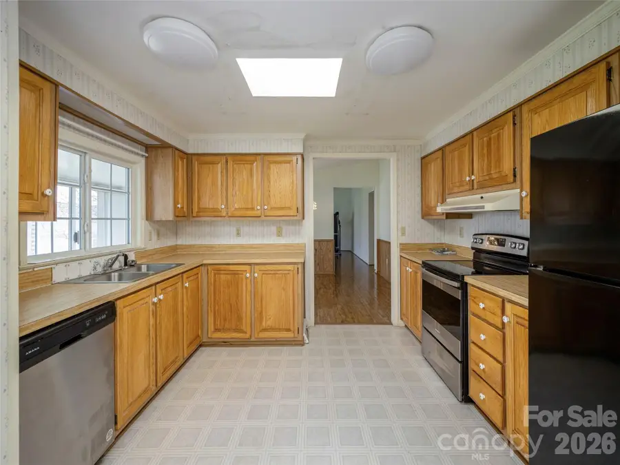 4 N Marjorie Lane, Hendersonville, NC 28792 - #3