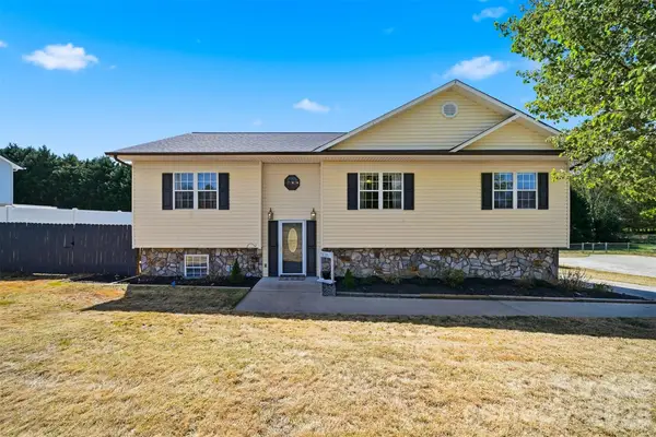 696 Pine Mountain Road, Hudson, NC 28638