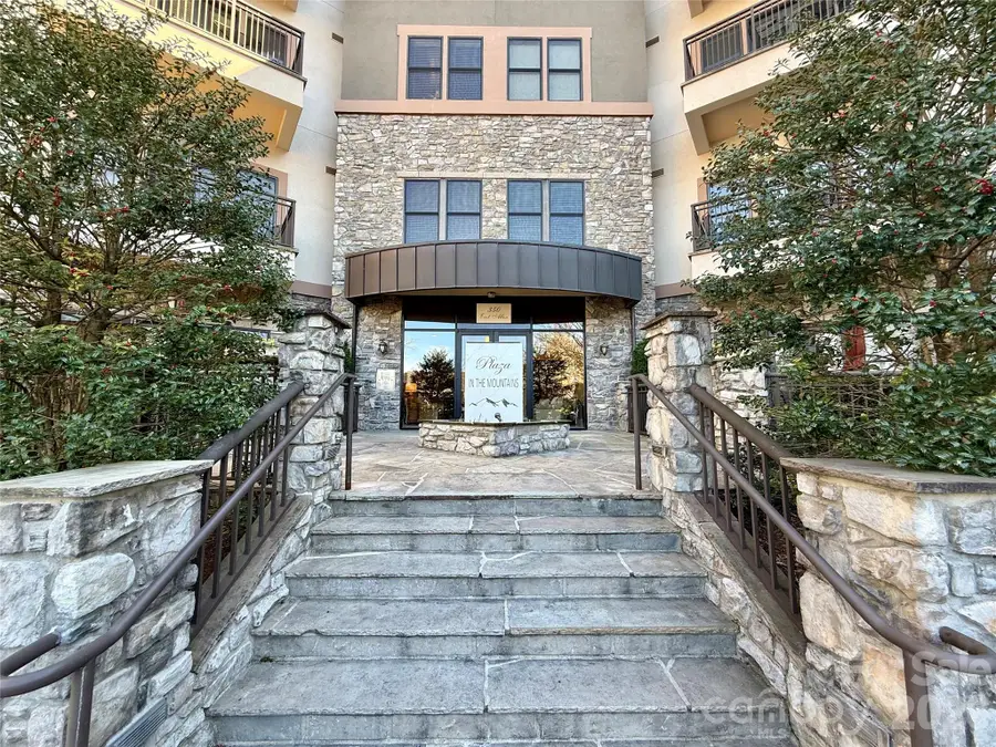 350 E Allen Street #303, Hendersonville, NC 28792 - #2