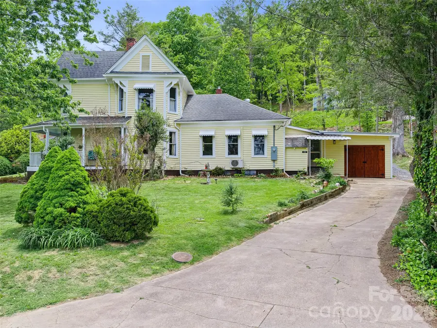 309 Hillside Drive, Burnsville, NC 28714 - #2