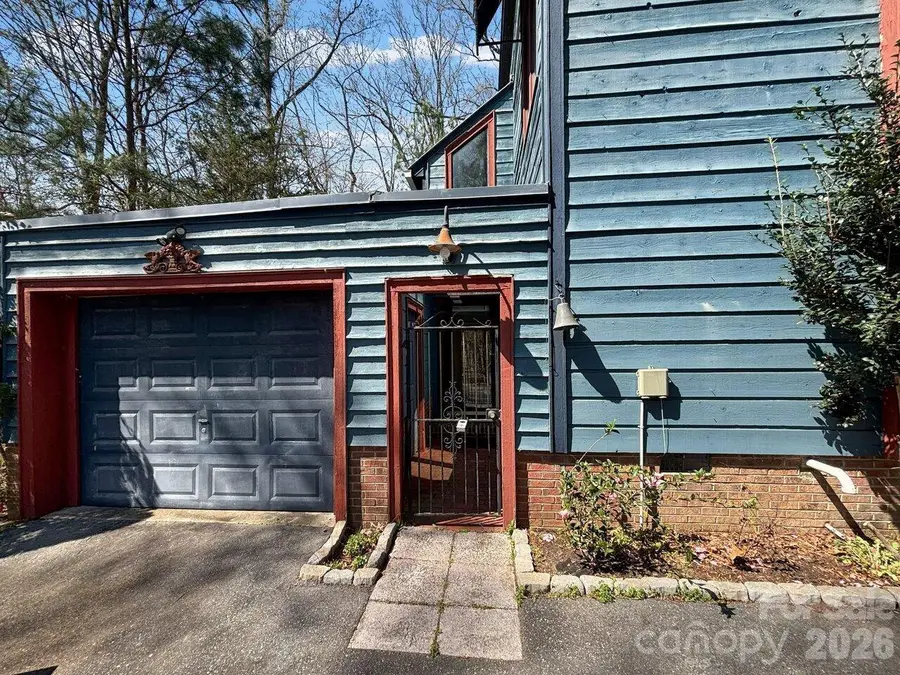 7221 Delta Lake Drive, Charlotte, NC 28215 - #3