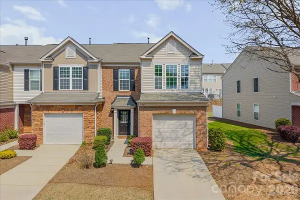 2419 Diplomat Lane, Charlotte, NC 28210