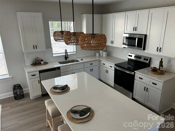 7813 Benning Street, Charlotte, NC 28216